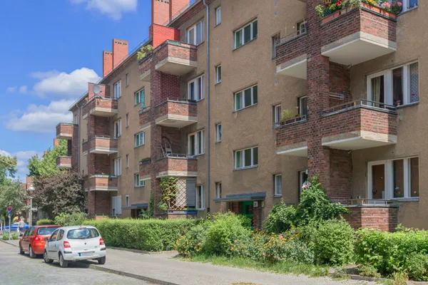 Saniert mit neuen Fenstern und Bodenbelag — photo 1
